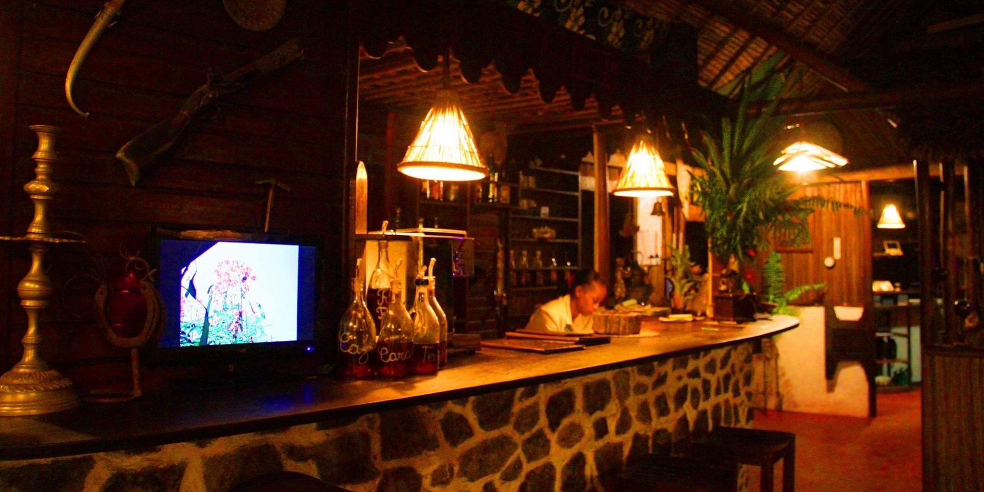 Lakana hotel bar